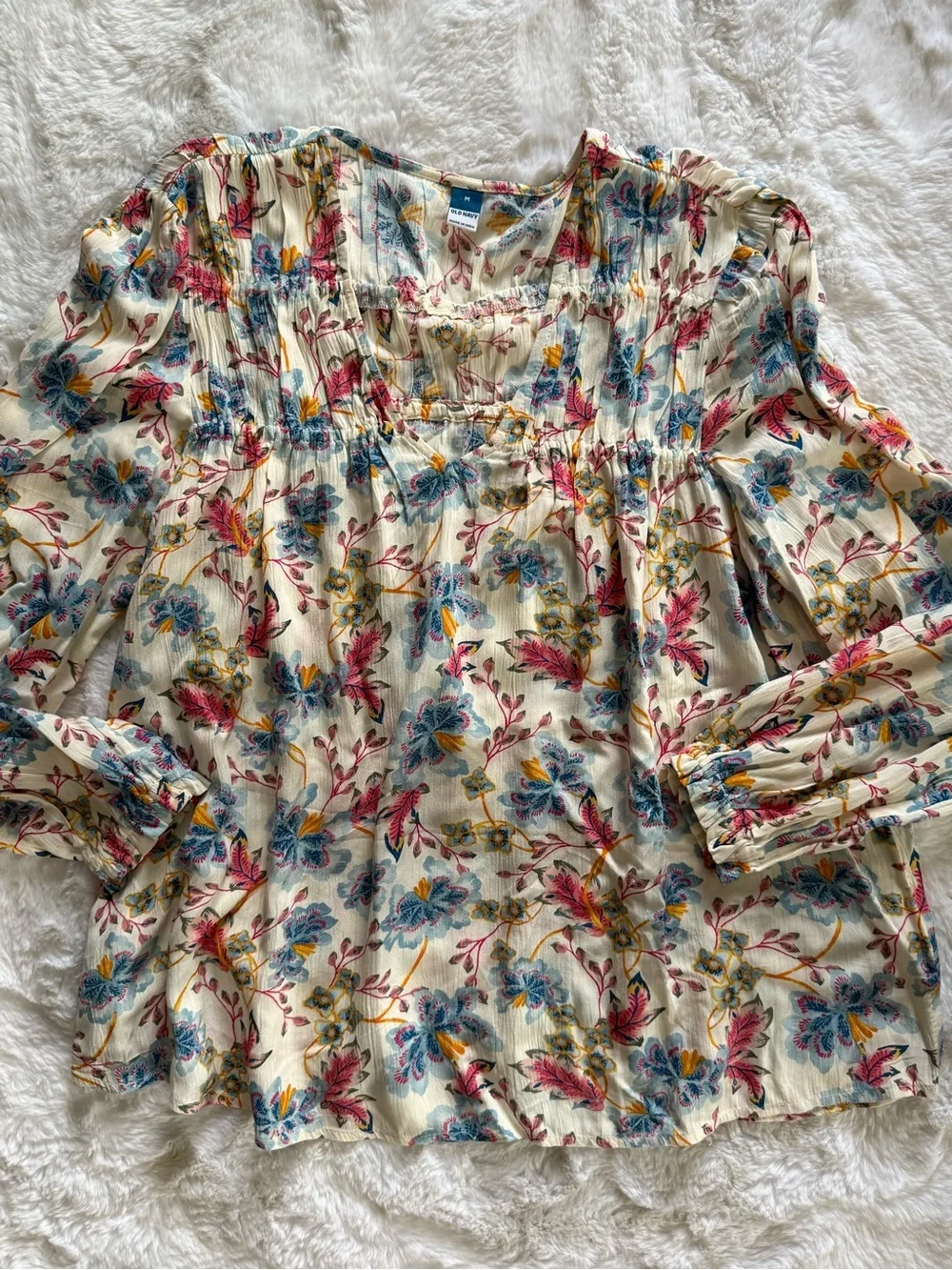 NWOT Old Navy Crinkle Smocked Poet Swing Top